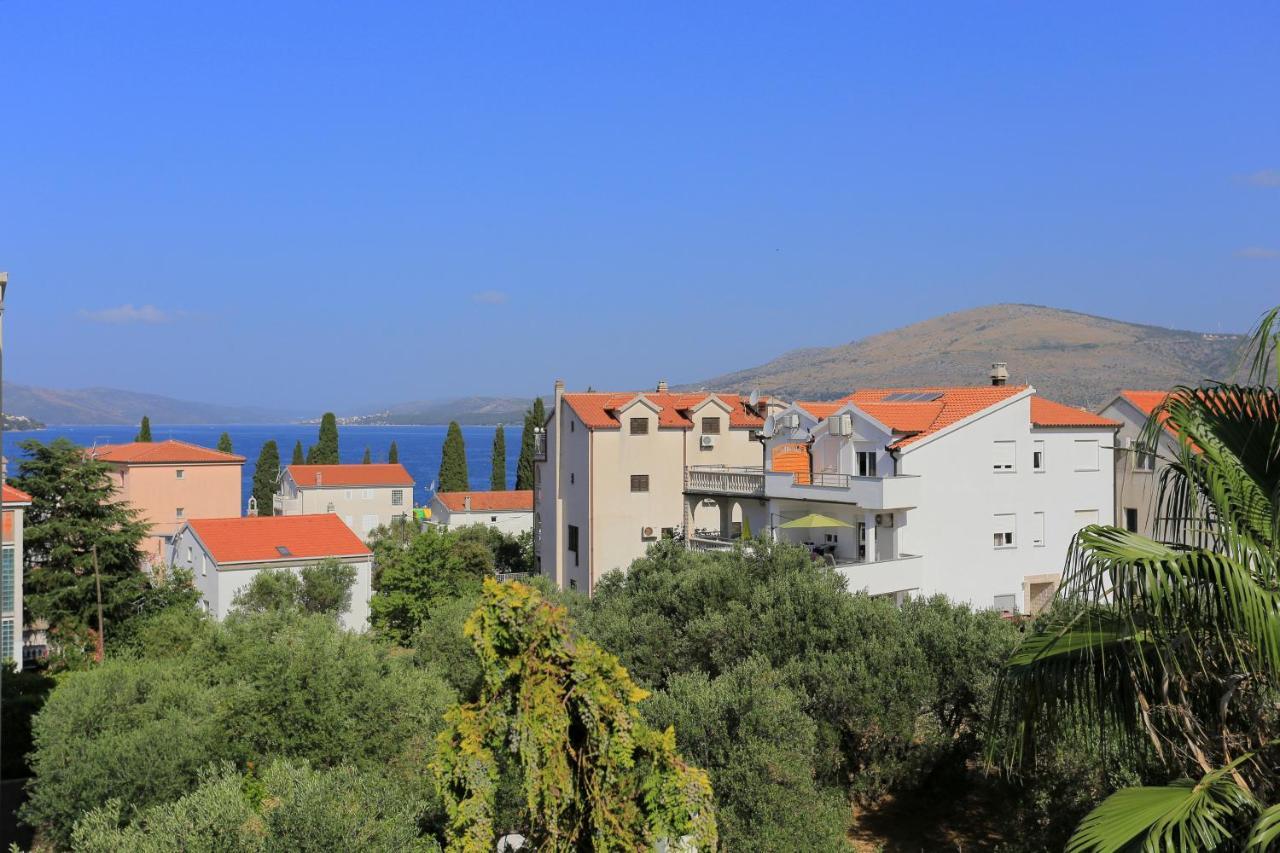Apartments By The Sea Okrug Gornji, Ciovo - 1069 Trogir Zewnętrze zdjęcie